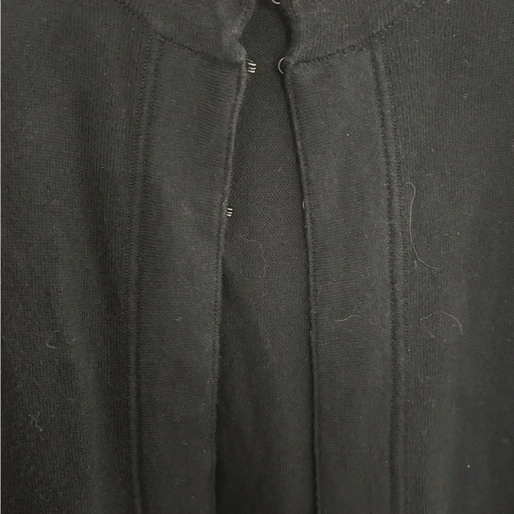 Classic Timeless Ladies EUC Black Banana Republic Cotton Cardigan Sweater Size M - Picture 5 of 7
